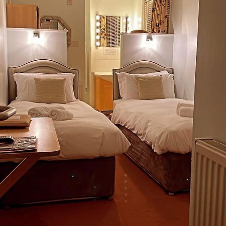 The Pier Hotel Portsmouth Bagian luar foto