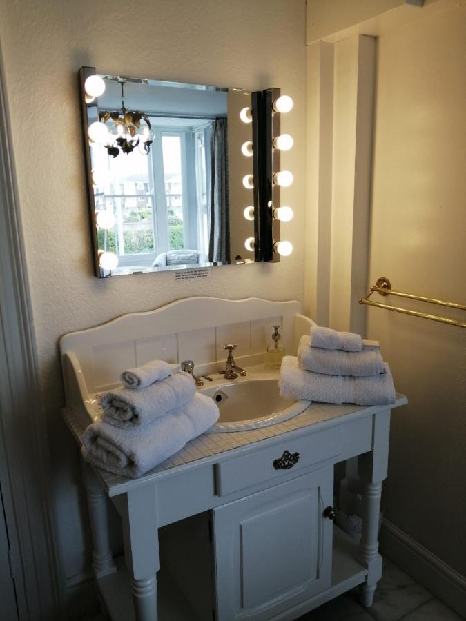 The Pier Hotel Portsmouth Bagian luar foto